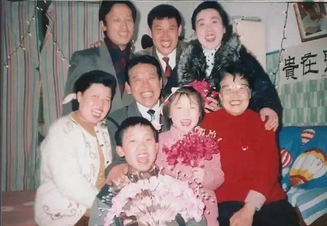 1954年,20岁的单田芳与28岁的王全桂结了婚__凤凰网