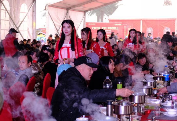 均价7000元m05掀抢房热潮万人火锅宴燃沸合肥第一网红大盘