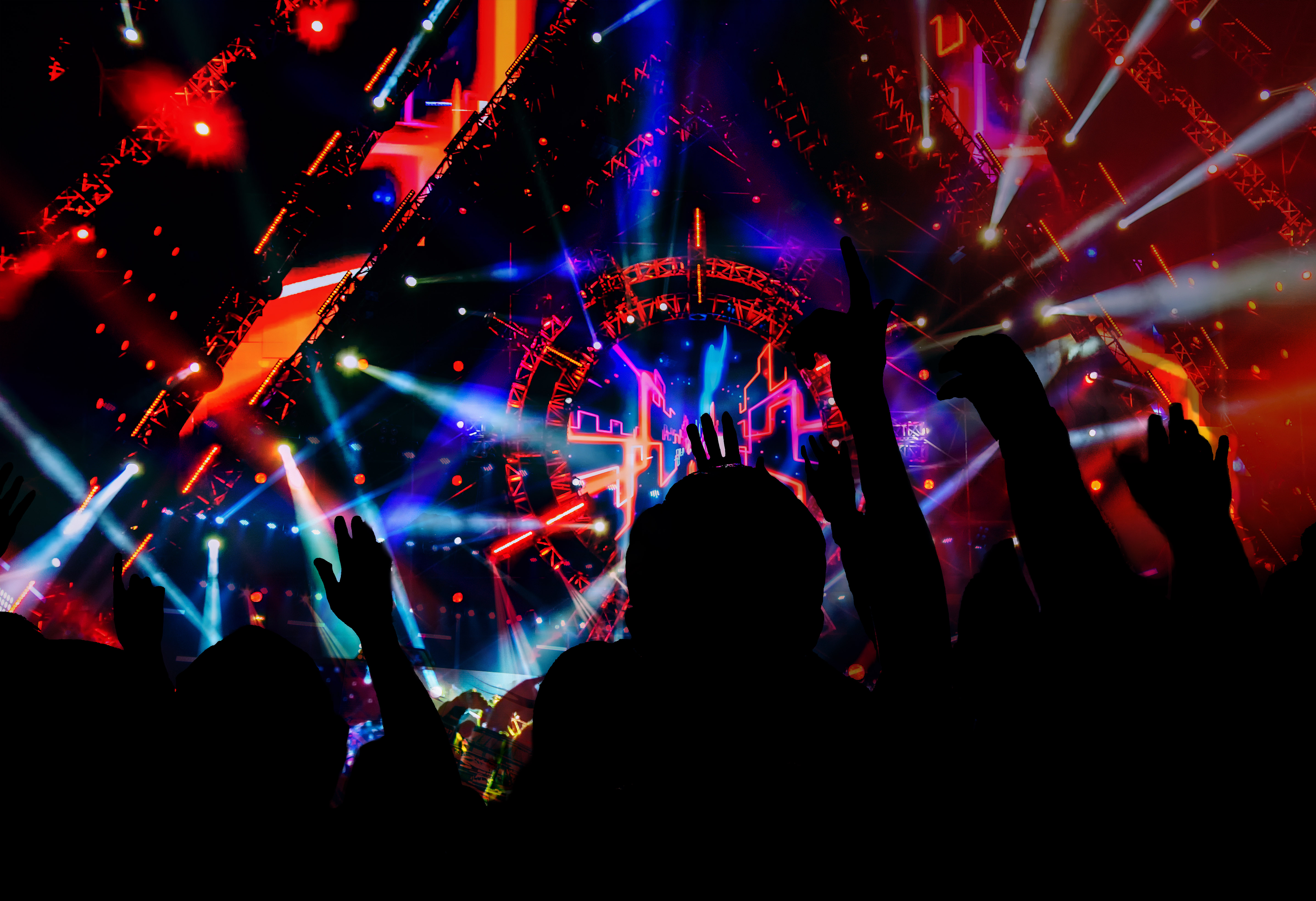 26闪光派对"燃爆青岛潮流荷尔蒙