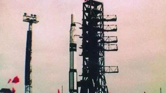 1970年“长征一号”运载火箭发射成功，托举中国航天梦