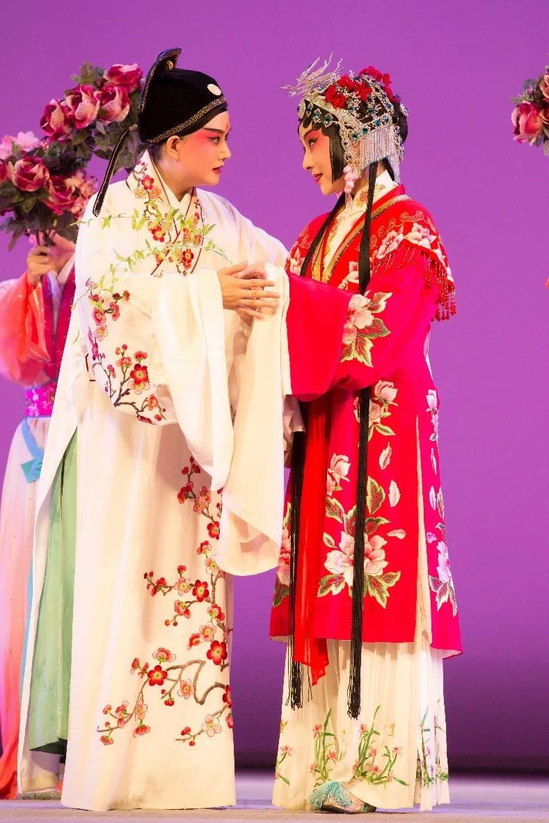 《临川四梦》-《牡丹亭》。上海昆剧团供图