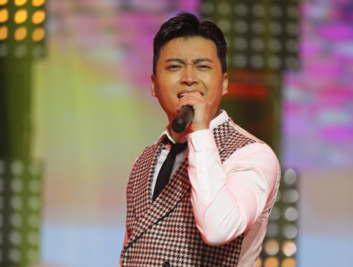 四川>商讯>正文>藏族歌手罗布桑珠说:"对于藏族音乐来说,这是一个很好