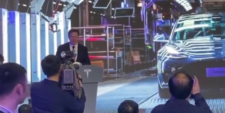 马斯克出席国产Model 3交付仪式：感谢中国政府