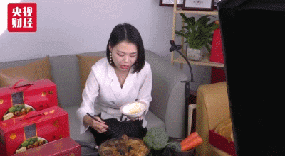 李子柒年赚1.6亿跑赢六成A股公司！背后赚大了的还有他们