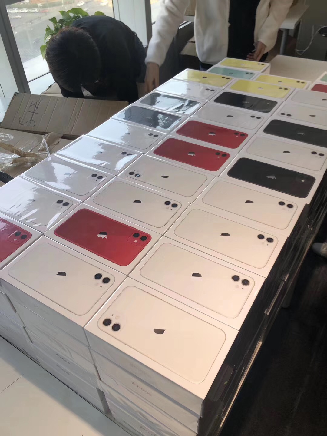 陌陌发的顶配iPhone 11已被员工挂在闲鱼出售