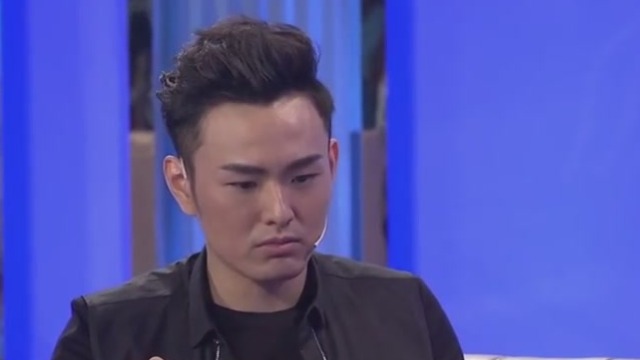 邓男子回忆表演魔术惊险时刻自己差一点就聋了