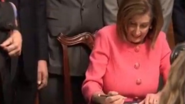 特朗普被弹劾下台的可能性有多大？快来了解一下