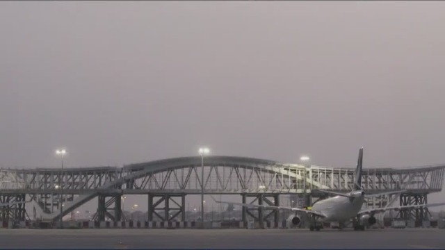 香港200米"天际走廊"建成!全球最长机场行人天桥将启用