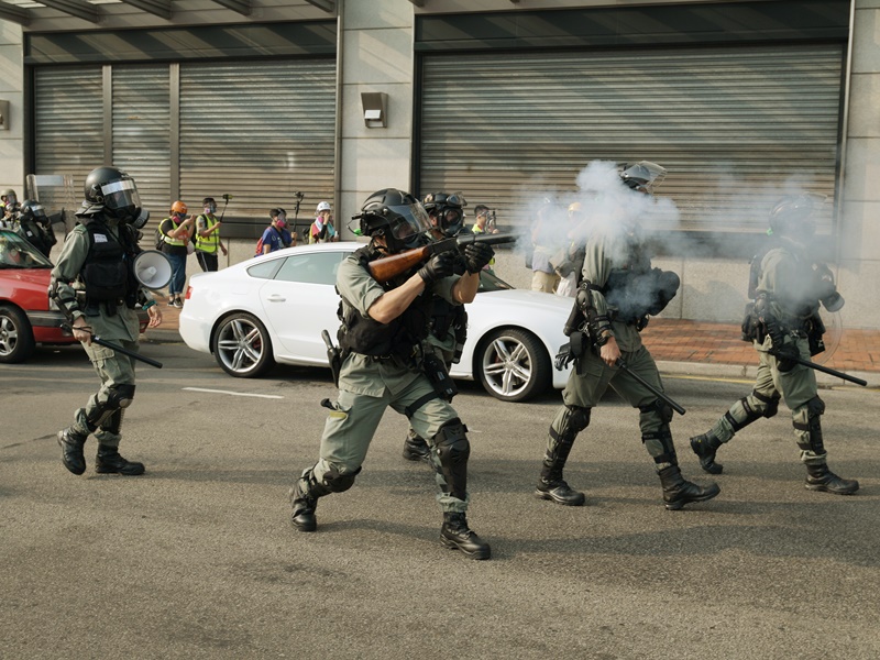 香港警方要增购新武器？香港保安局局长回应