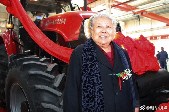 一元钱上的拖拉机奶奶逝世：系中国首位女拖拉机手