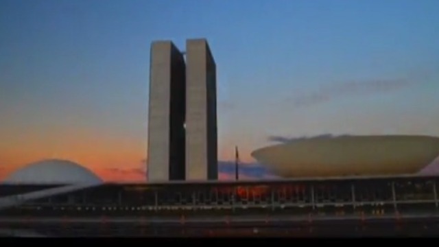 尼迈耶设计了巴西国会大厦 并希望它能沟通政府与民众