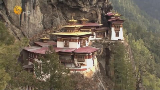 藏传佛教密宗的开山鼻祖的“升仙之地”，不丹人建造神奇寺庙