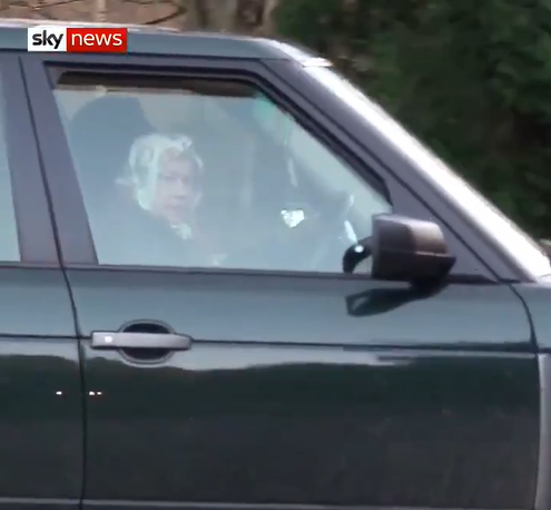 哈里梅根闹“出走” 英国女王周一开紧急家庭会议