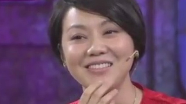 闫妮现场即兴演唱老鹰的歌曲 真是太好听了！