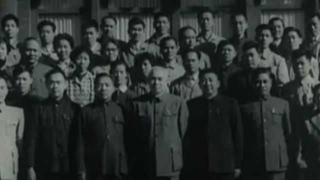1963年4月6日 中国第一支援外医疗队被派遣出去