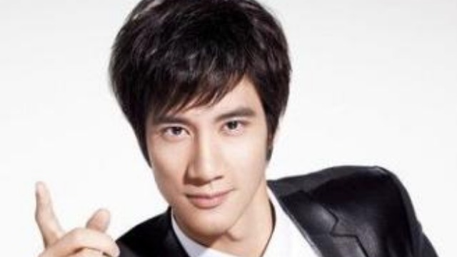 王力宏在机场被疯狂粉丝大骂 一旁的鲁豫都吓坏了！