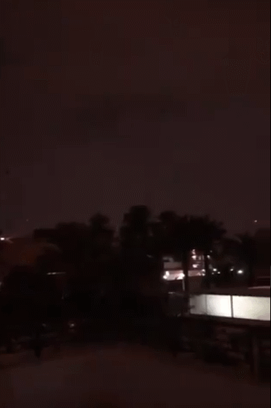 美驻伊拉克使馆附近遭三枚火箭弹袭击 馆区警报响起