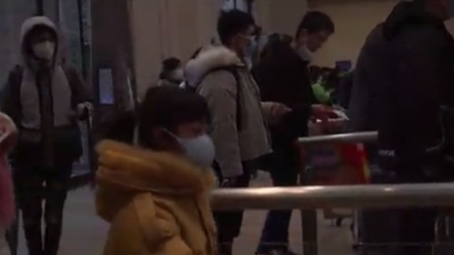 武汉人口出逃_武汉地铁出人口图片