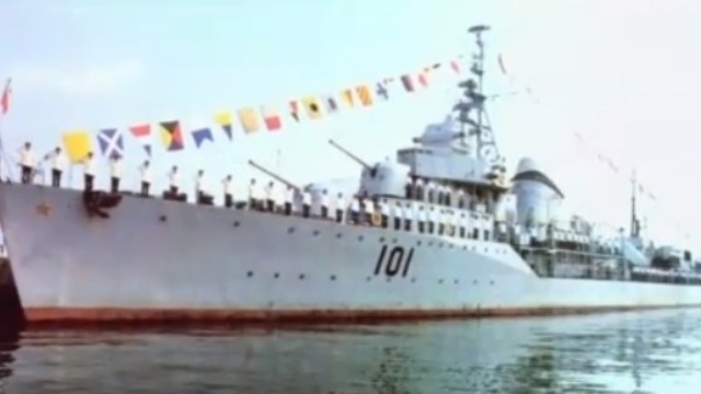 中国向苏联购买四艘驱逐舰 并把它们命名为"四大金刚"