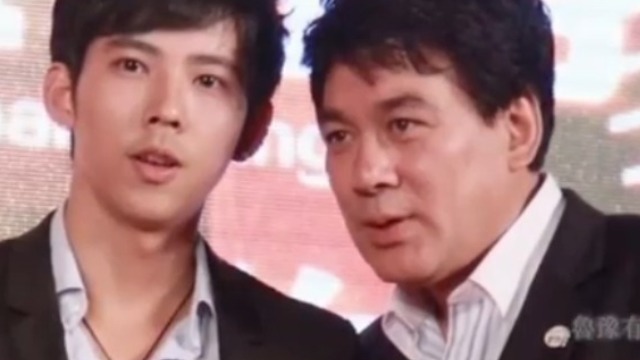 1999年为了儿子的病 朱时茂把年仅八岁的儿子送到了美国