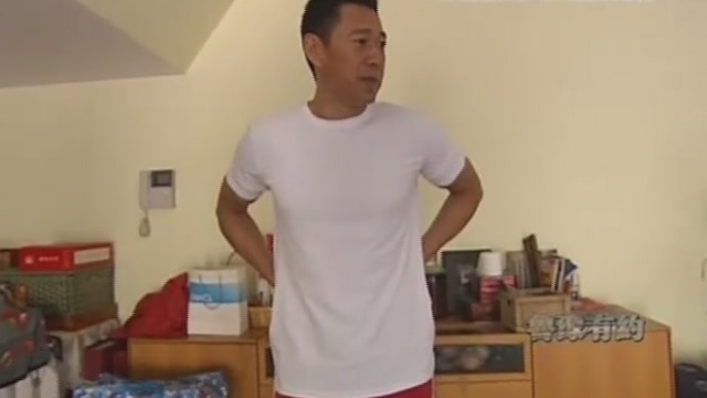 张丰毅家中的健身房曝光 原来8块腹肌是这样来的！