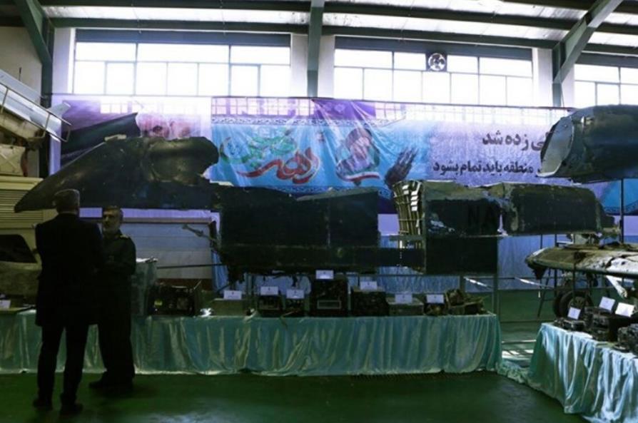 伊朗首次展示被击落美国无人机完整残骸