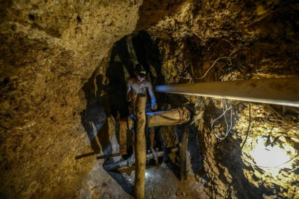委内瑞拉矿场坍塌 3名非法矿工死亡20多人失踪