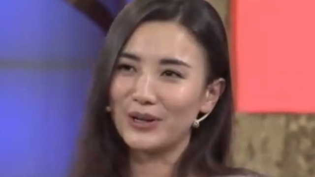 宋佳直言拍《悬崖》时自己很胖 还不忘嘲笑一下张嘉译