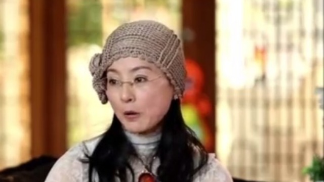 李赛凤拍戏时曾被烧伤，直言：这让我变得小心翼翼