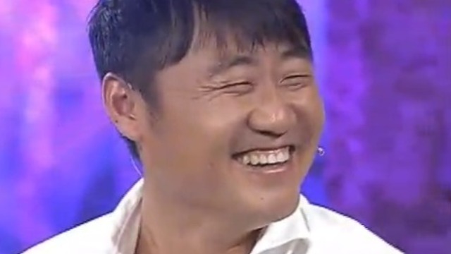 姜山沮丧地说：李娜答应了我的求婚