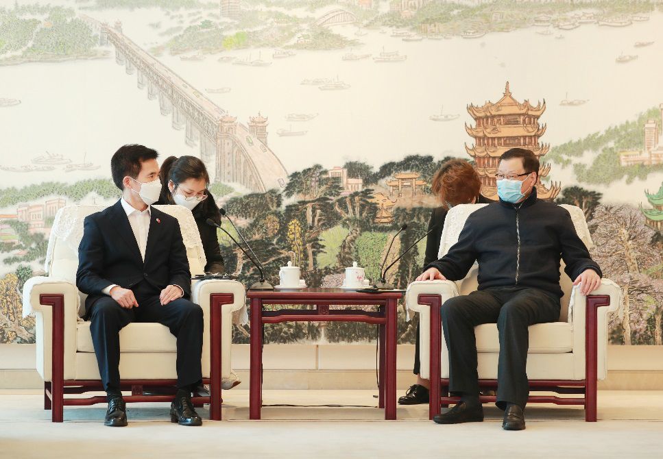 在这个非常时期，应勇会见了韩国、法国驻武汉总领事