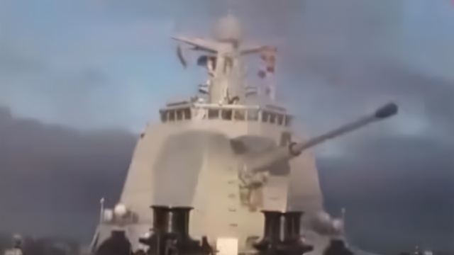 国产新锐战舰“南京舰”来袭 垂发导弹一飞冲天超震撼