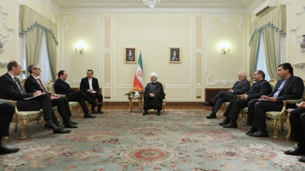 伊朗总统鲁哈尼：美国对伊朗的制裁是恐怖主义