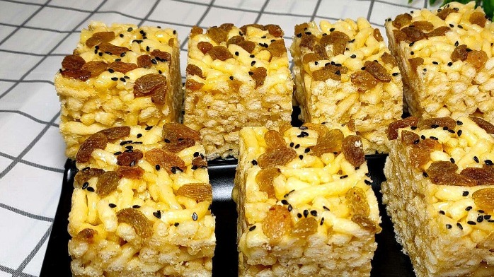 在家也能做大厨,2分钟教你自制沙琪玛,香酥绵软,吃再多也不腻