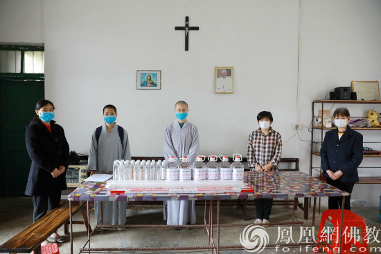 佛教-广西贵港市佛教界向兄弟宗教捐赠防疫物资
