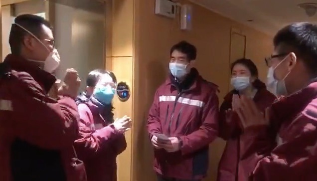 湘雅援鄂医疗队长：武汉的天是亮的 但街道像夜晚 希望尽快过去