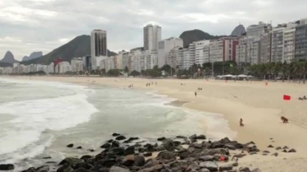 巴西疫情蔓延 里约热内卢关闭旅游景点 禁止民众海滩游玩