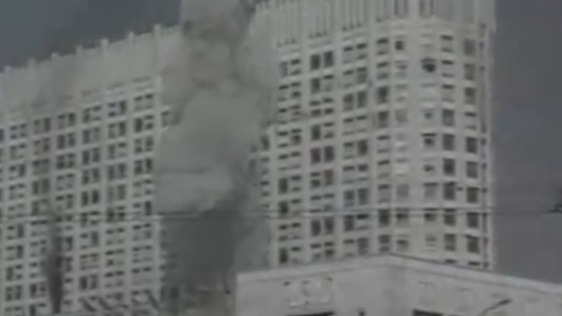 1993年俄政府军炮轰议会大厦，镜头记录全过程