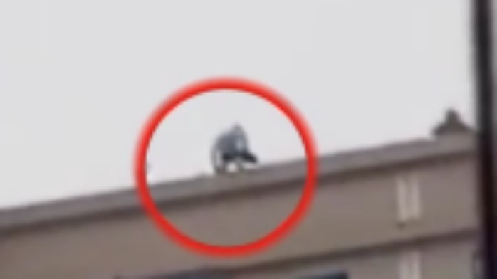 郴州一17岁男子跳楼身亡！跳楼前曾在楼顶犹豫，最终一跃而下