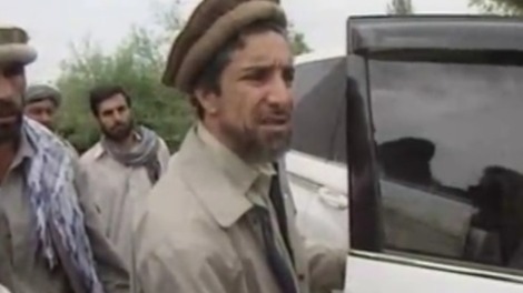 马苏德率"北方联盟"反抗塔利班统治 对方派刺客将他暗杀
