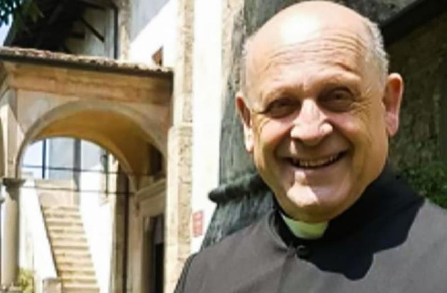 意大利一名神父把呼吸机让给年轻患者后去世