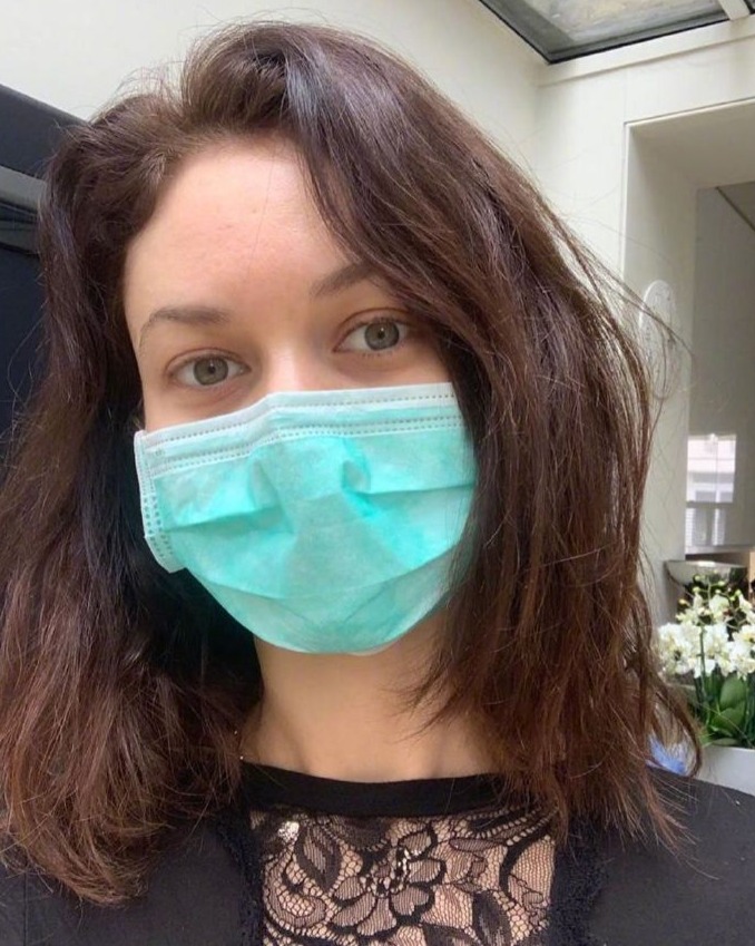 乌克兰“邦女郎”感染新冠后康复，仍有轻微咳嗽