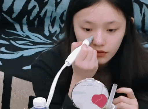 明星宅家护肤有多认真？ 林允喊你做回精致女孩
