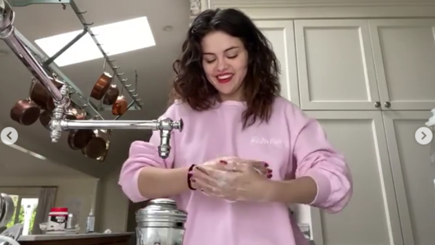 赛琳娜录视频教大家如何正确洗手：希望大家都安全