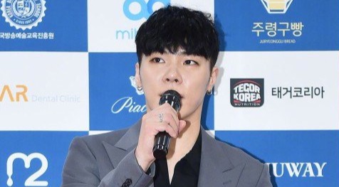 韩国男歌手辉星卫生间晕倒 此前因涉嫌使用麻醉药被拘捕