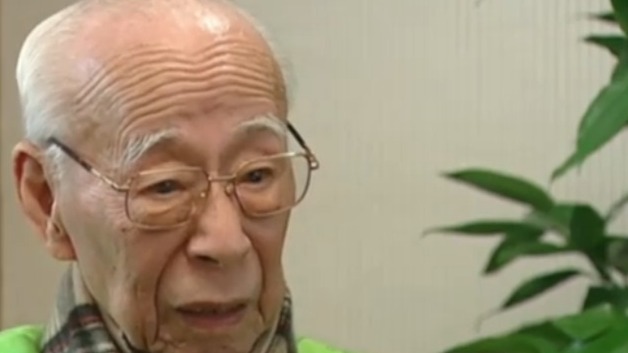 饶宗颐每天坚持做瑜伽 90多岁高龄还能盘腿睡觉