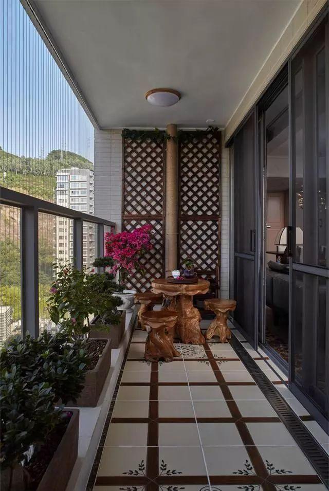 现在都流行这么装 我们装修阳台的时候,传统的做法就是阳台用来晒衣服