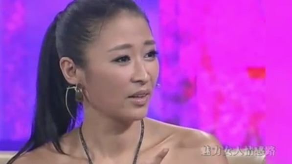 梁静为了和孩子多亲近一些 故意将保姆支走