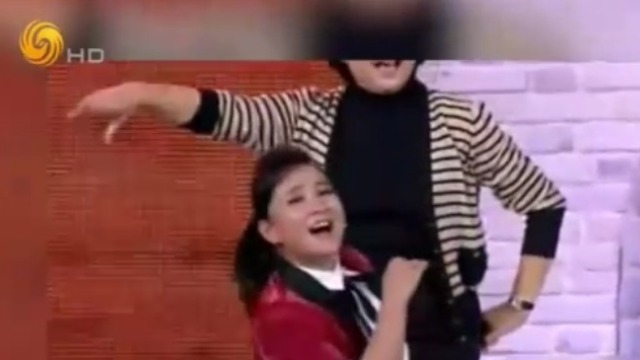 国内稀有的喜剧女演员贾玲 师从冯巩创立酷口相声流派