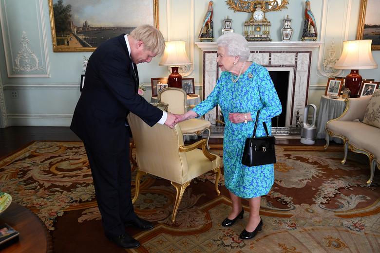 英女王已得知首相转入ICU 前一天曾发声鼓舞民众